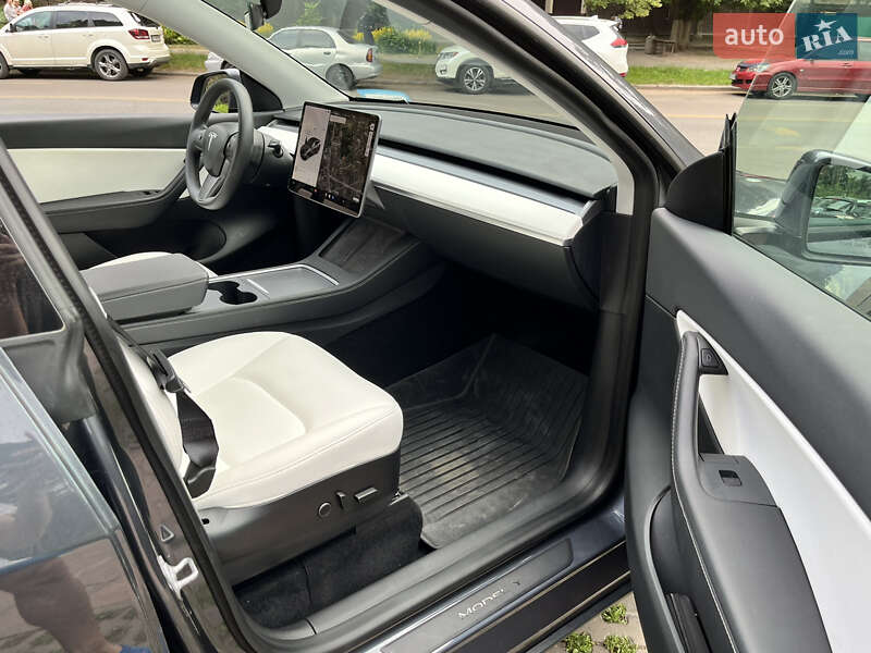Внедорожник / Кроссовер Tesla Model Y 2021 в Киеве