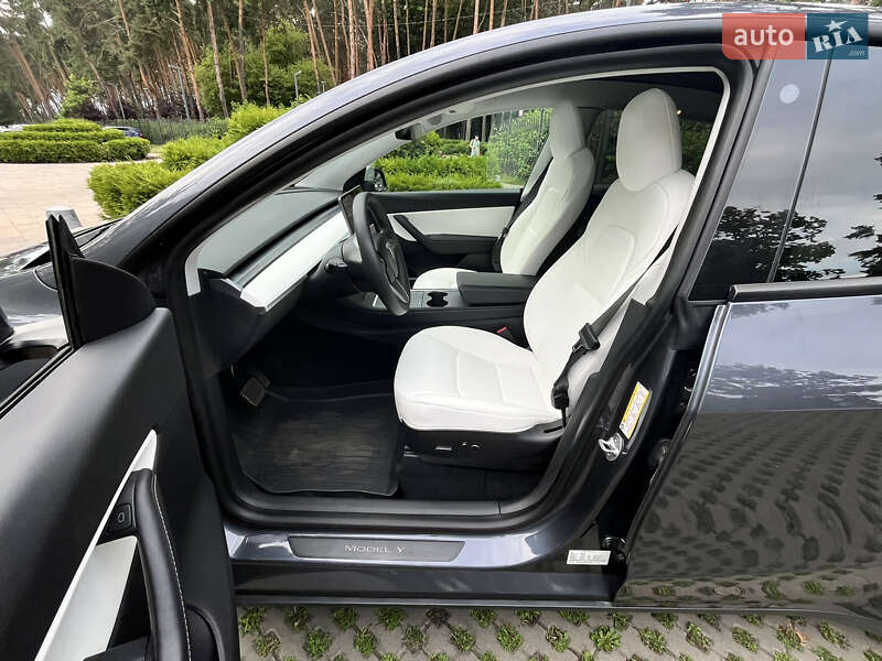 Позашляховик / Кросовер Tesla Model Y 2021 в Києві