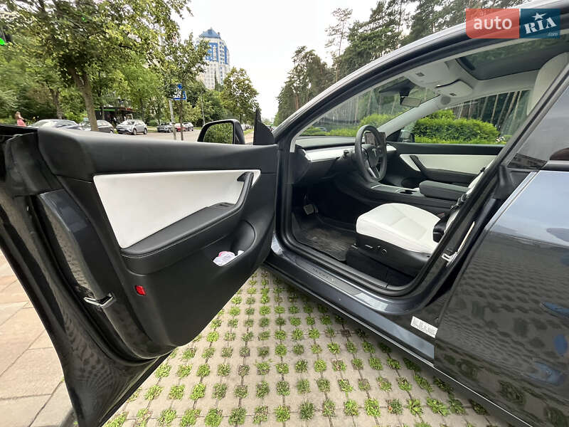 Позашляховик / Кросовер Tesla Model Y 2021 в Києві