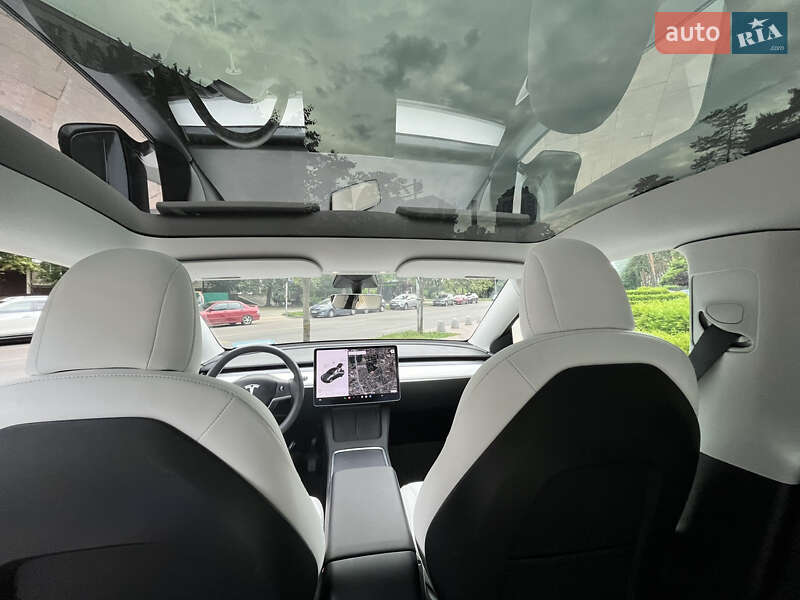 Внедорожник / Кроссовер Tesla Model Y 2021 в Киеве