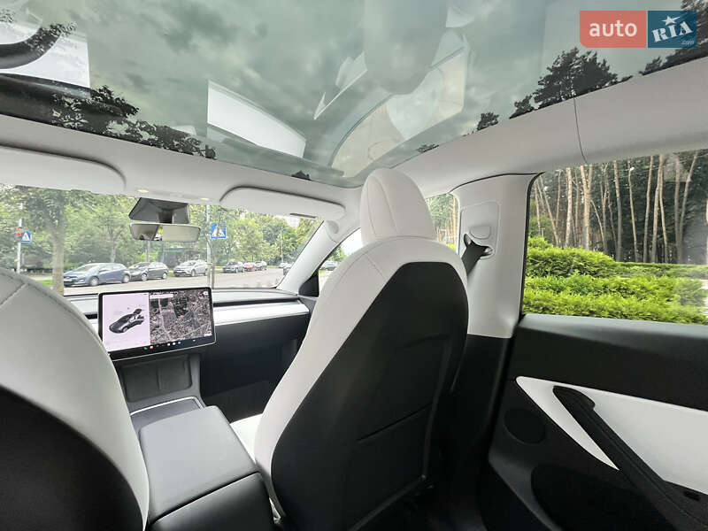 Позашляховик / Кросовер Tesla Model Y 2021 в Києві