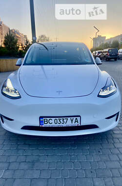 Позашляховик / Кросовер Tesla Model Y 2022 в Львові