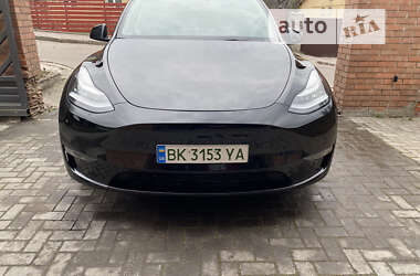 Внедорожник / Кроссовер Tesla Model Y 2021 в Ровно