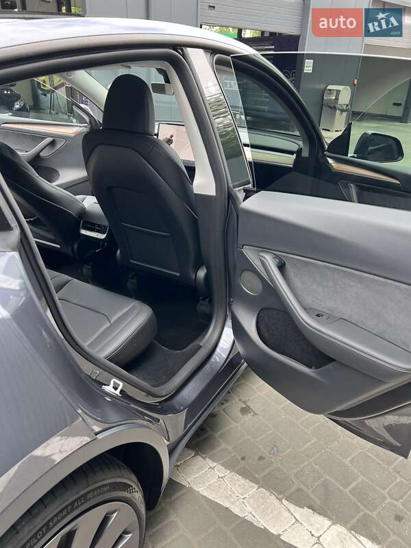 Внедорожник / Кроссовер Tesla Model Y 2023 в Днепре