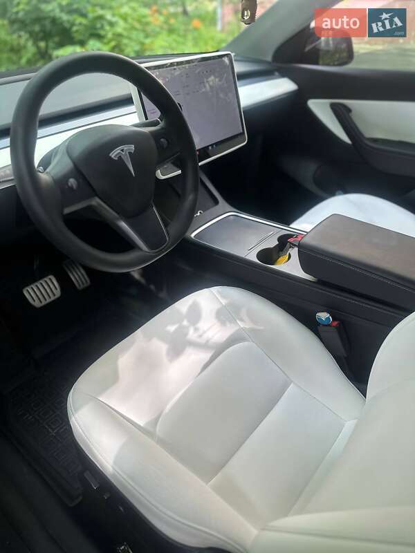 Внедорожник / Кроссовер Tesla Model Y 2021 в Харькове