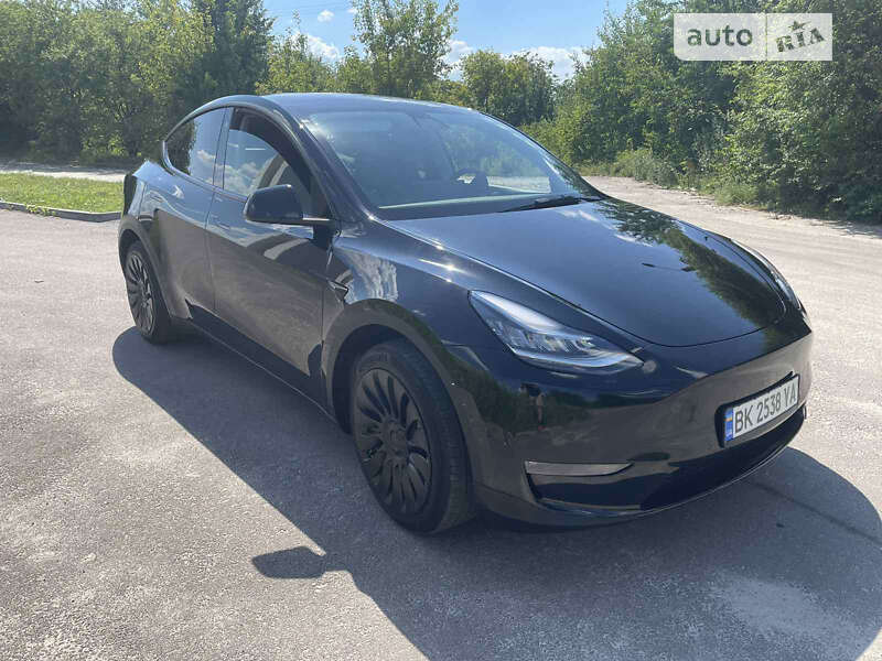 Позашляховик / Кросовер Tesla Model Y 2021 в Рівному