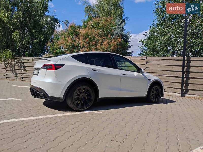 Внедорожник / Кроссовер Tesla Model Y 2020 в Киеве