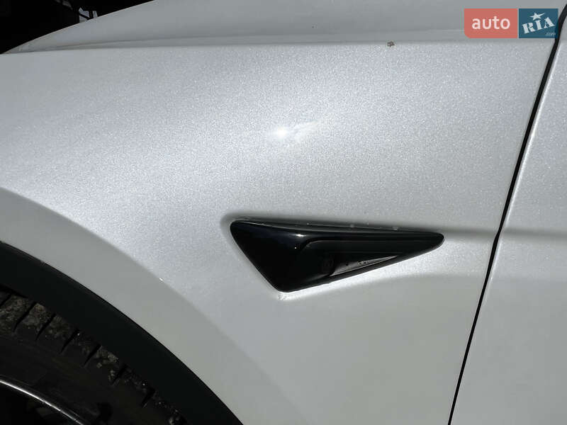 Позашляховик / Кросовер Tesla Model Y 2020 в Стрию