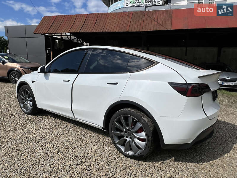 Позашляховик / Кросовер Tesla Model Y 2020 в Стрию