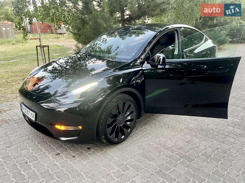 Tesla Model Y 2023