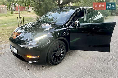 Внедорожник / Кроссовер Tesla Model Y 2023 в 