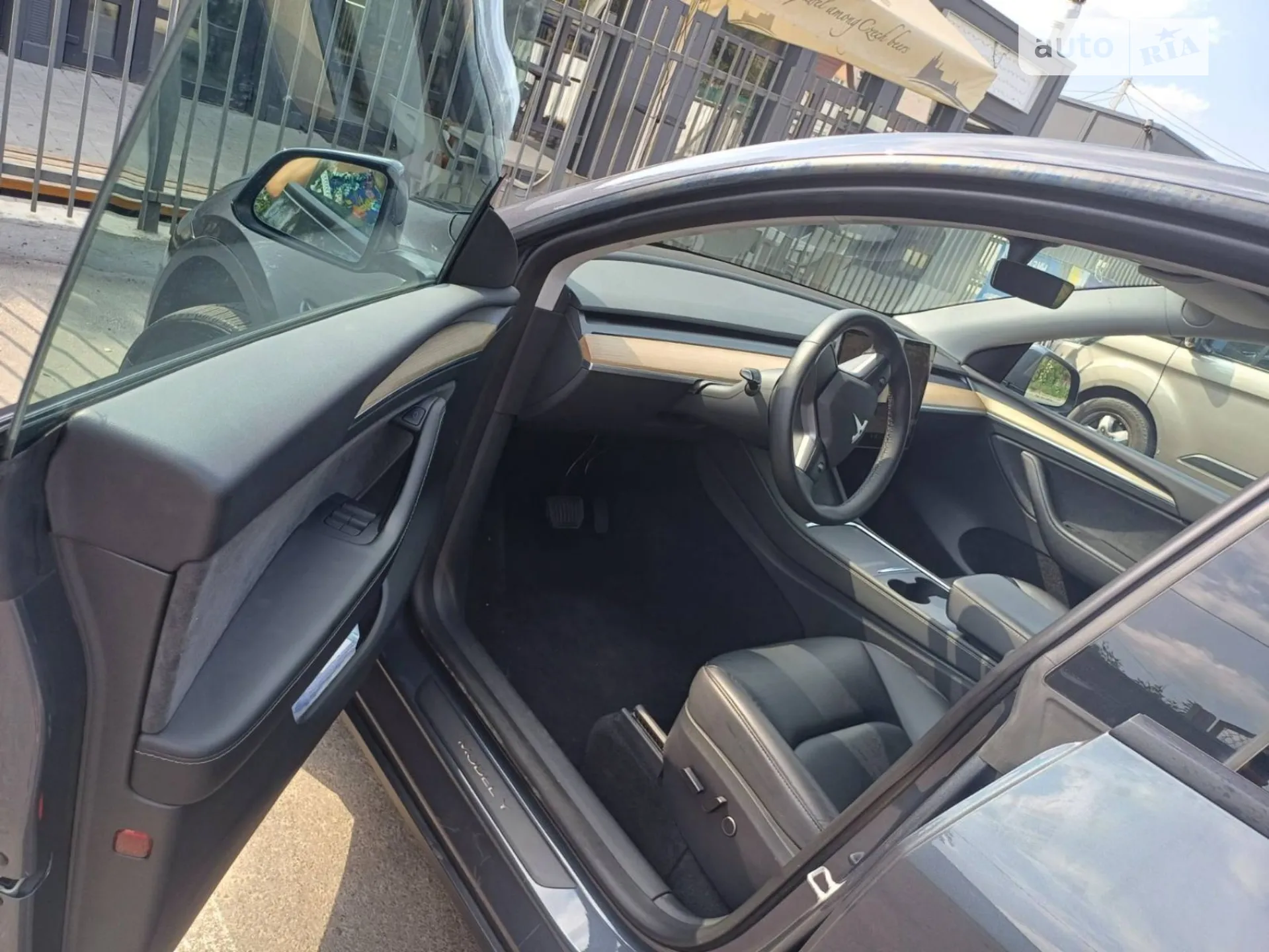 2023 Tesla Model Y - мініатюра 3