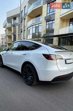 Внедорожник / Кроссовер Tesla Model Y 2023 в Киеве