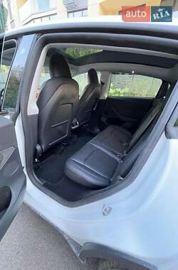 Внедорожник / Кроссовер Tesla Model Y 2023 в Киеве