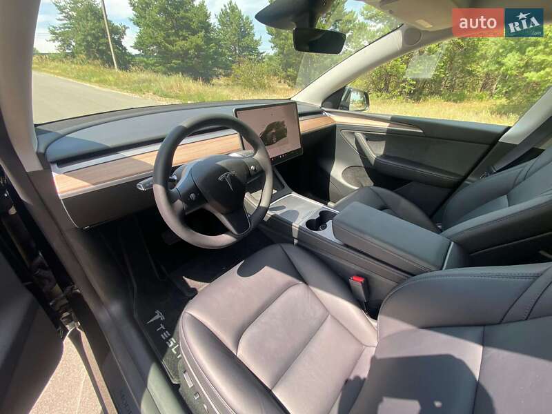 Внедорожник / Кроссовер Tesla Model Y 2023 в Киеве