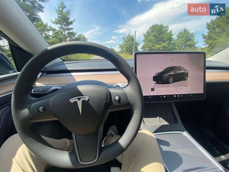 Внедорожник / Кроссовер Tesla Model Y 2023 в Киеве