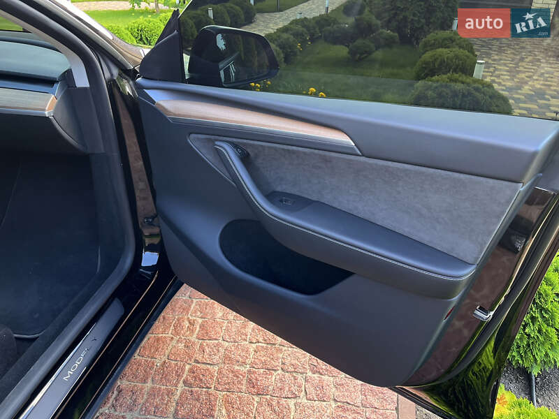 Внедорожник / Кроссовер Tesla Model Y 2023 в Харькове