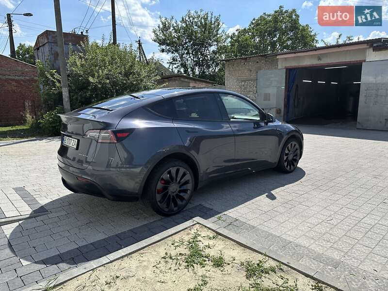 Внедорожник / Кроссовер Tesla Model Y 2020 в Львове