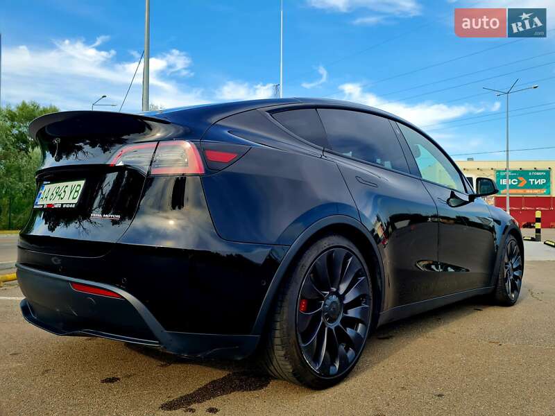 Позашляховик / Кросовер Tesla Model Y 2021 в Києві
