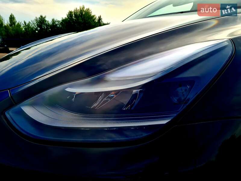 Позашляховик / Кросовер Tesla Model Y 2021 в Києві