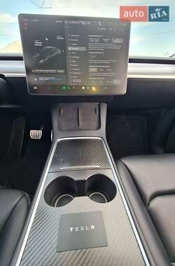 Внедорожник / Кроссовер Tesla Model Y 2021 в Киеве