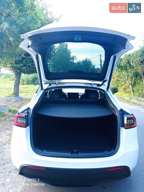 Внедорожник / Кроссовер Tesla Model Y 2023 в Львове