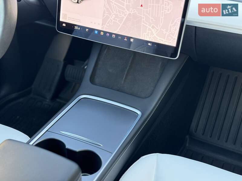 Позашляховик / Кросовер Tesla Model Y 2021 в Львові