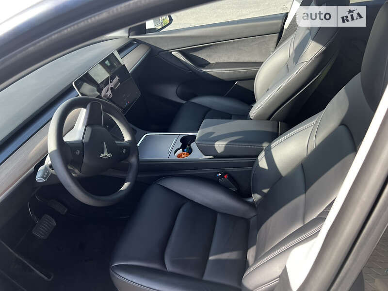Позашляховик / Кросовер Tesla Model Y 2022 в Чернівцях фото 35 Позашляховик / Кросовер Tesla Model Y 2022 в Чернівцях