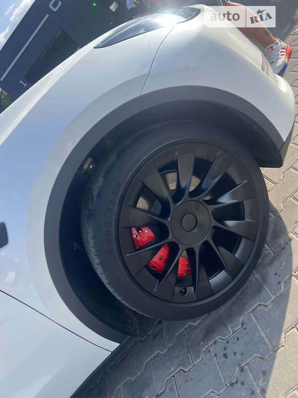 Позашляховик / Кросовер Tesla Model Y 2022 в Чернівцях фото 45 Позашляховик / Кросовер Tesla Model Y 2022 в Чернівцях