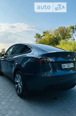 Внедорожник / Кроссовер Tesla Model Y 2022 в 