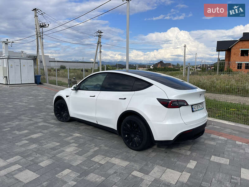 Позашляховик / Кросовер Tesla Model Y 2021 в Хусті