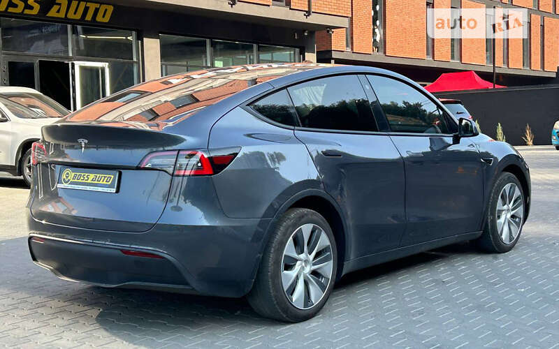 Позашляховик / Кросовер Tesla Model Y 2020 в Чернівцях