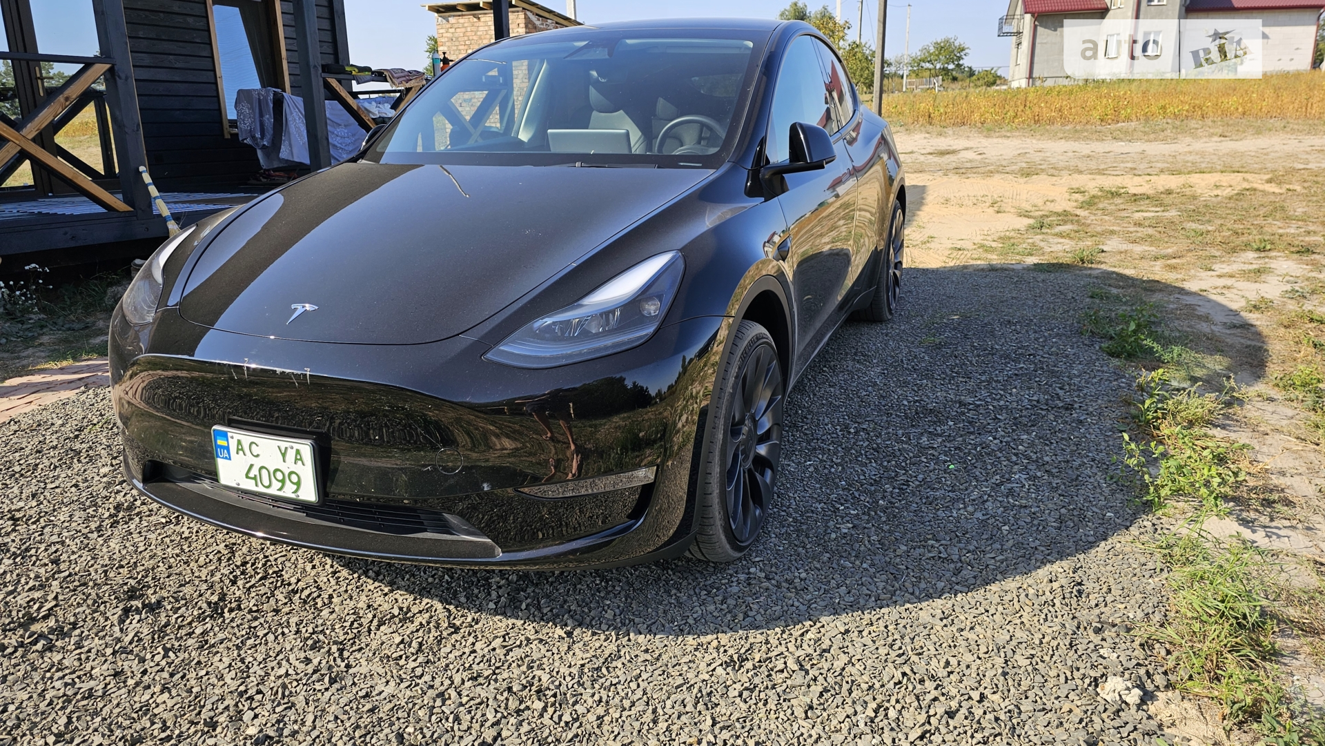 2023 Tesla Model Y - фото 1