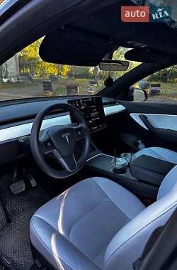 Внедорожник / Кроссовер Tesla Model Y 2021 в 