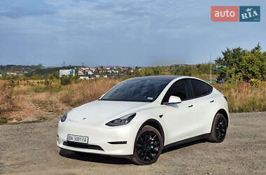 Внедорожник / Кроссовер Tesla Model Y 2020 в Ровно