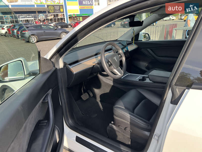 Внедорожник / Кроссовер Tesla Model Y 2021 в Киеве