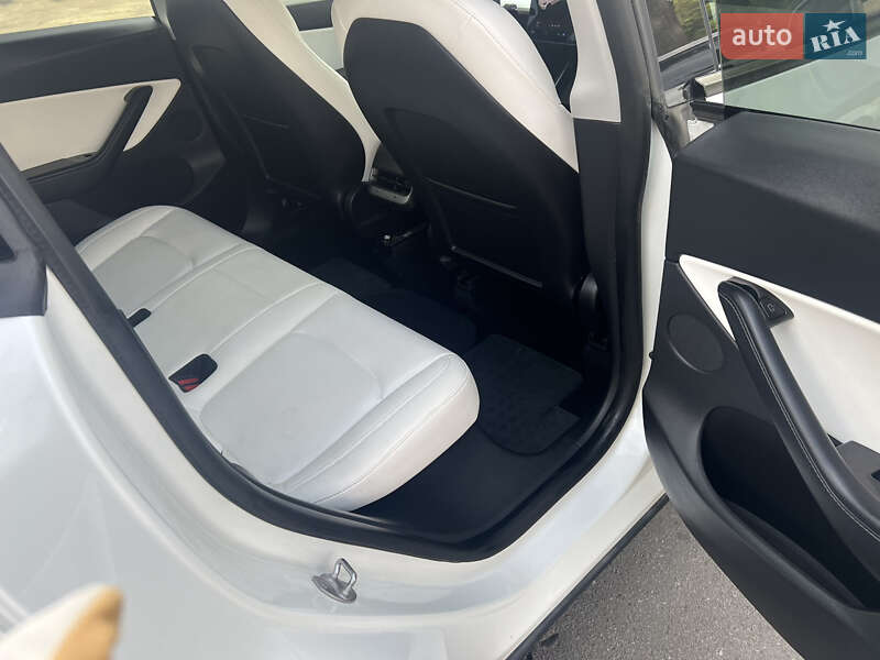 Внедорожник / Кроссовер Tesla Model Y 2020 в Тернополе