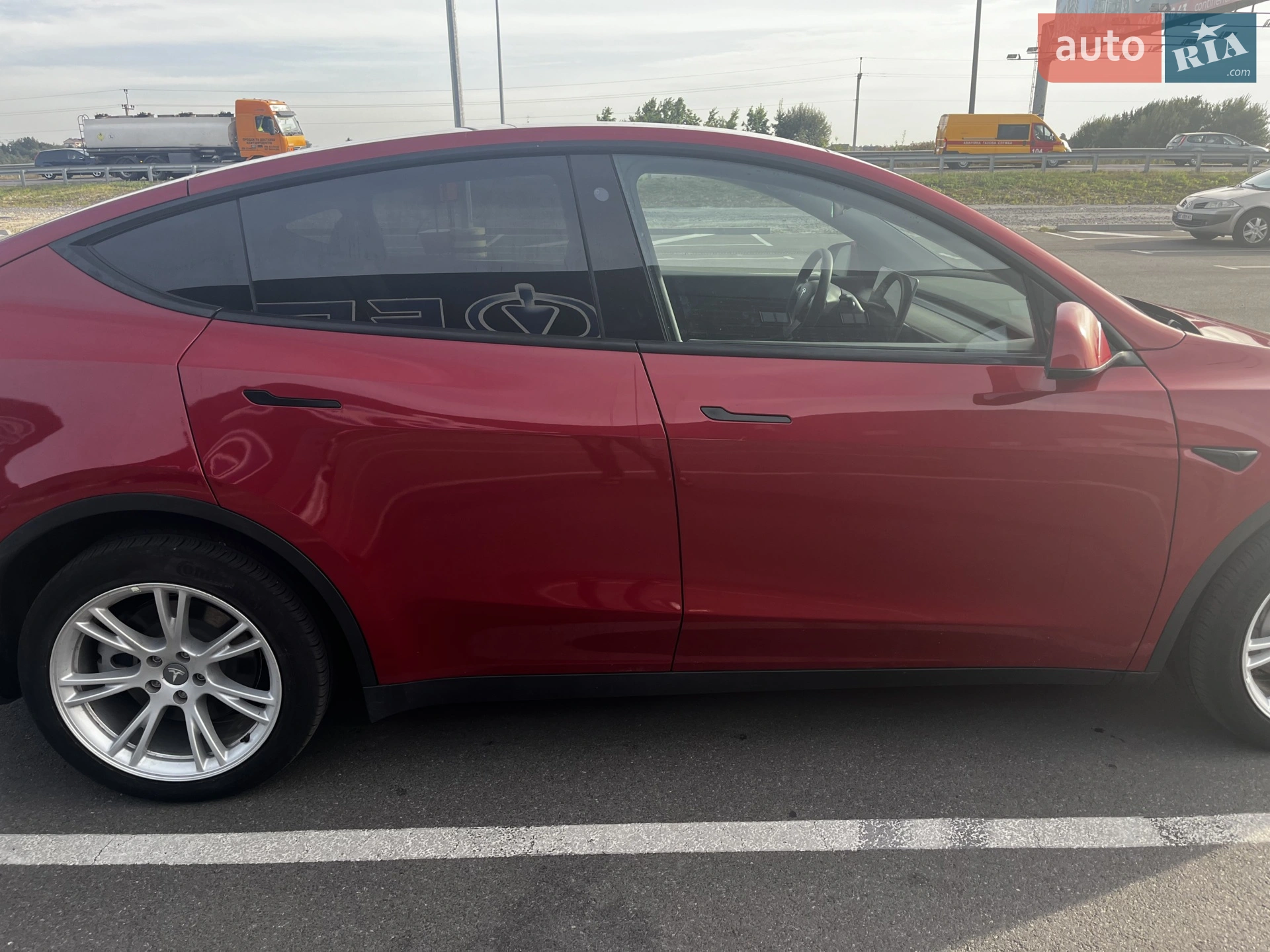 2021 Tesla Model Y - мініатюра 3