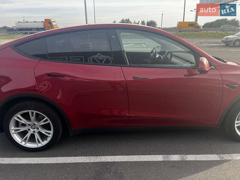 Внедорожник / Кроссовер Tesla Model Y 2021 в Львове