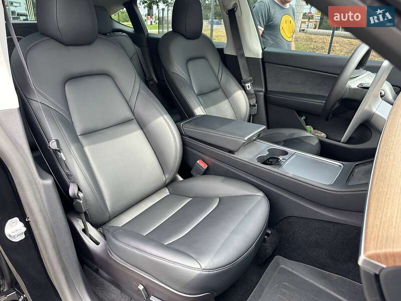 Внедорожник / Кроссовер Tesla Model Y 2021 в Одессе