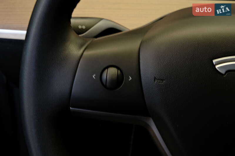 Внедорожник / Кроссовер Tesla Model Y 2020 в Одессе