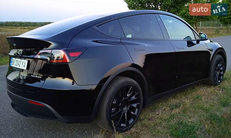 Внедорожник / Кроссовер Tesla Model Y 2022 в Костополе