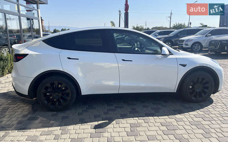 Позашляховик / Кросовер Tesla Model Y 2023 в Мукачевому