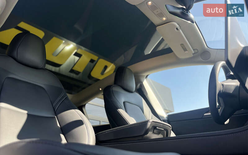 Позашляховик / Кросовер Tesla Model Y 2023 в Мукачевому