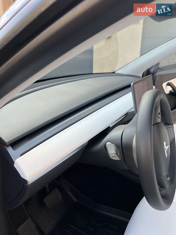 Внедорожник / Кроссовер Tesla Model Y 2021 в Каменец-Подольском