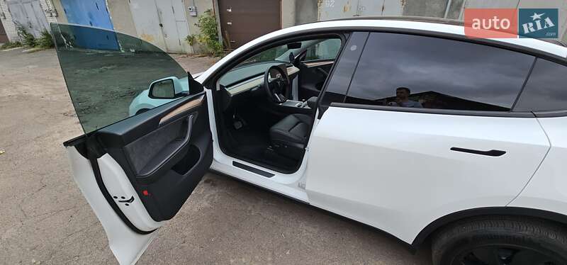 Позашляховик / Кросовер Tesla Model Y 2023 в Києві