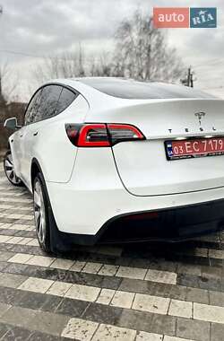 Внедорожник / Кроссовер Tesla Model Y 2021 в Киеве