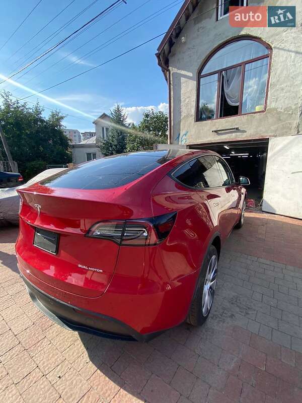 Внедорожник / Кроссовер Tesla Model Y 2023 в Львове