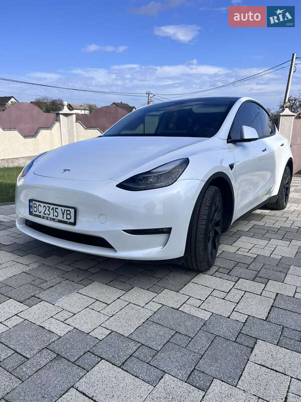 Tesla Model Y 2023