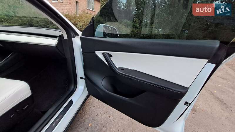 Позашляховик / Кросовер Tesla Model Y 2020 в Києві